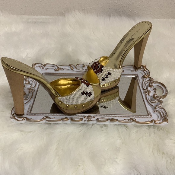 BCBGIRLS Metallic sandals w/bead detail Size 8 - Picture 2 of 16